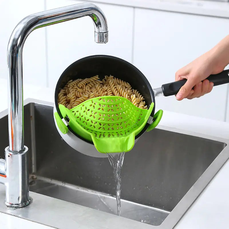 Silicone Clip-on Pan Pot Strainer Towed To Adventure