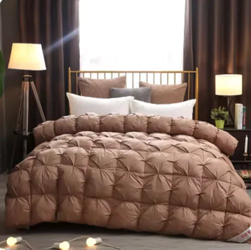 Elegant Luxe Goose Down Quilt: Quilted Cotton Comforter Towed To Adventure