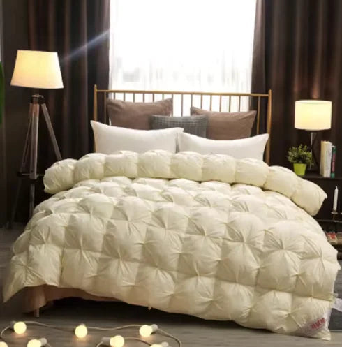 Elegant Luxe Goose Down Quilt: Quilted Cotton Comforter Towed To Adventure