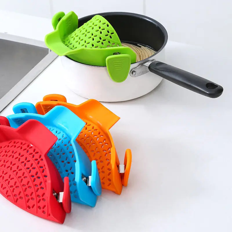 Silicone Clip-on Pan Pot Strainer Towed To Adventure